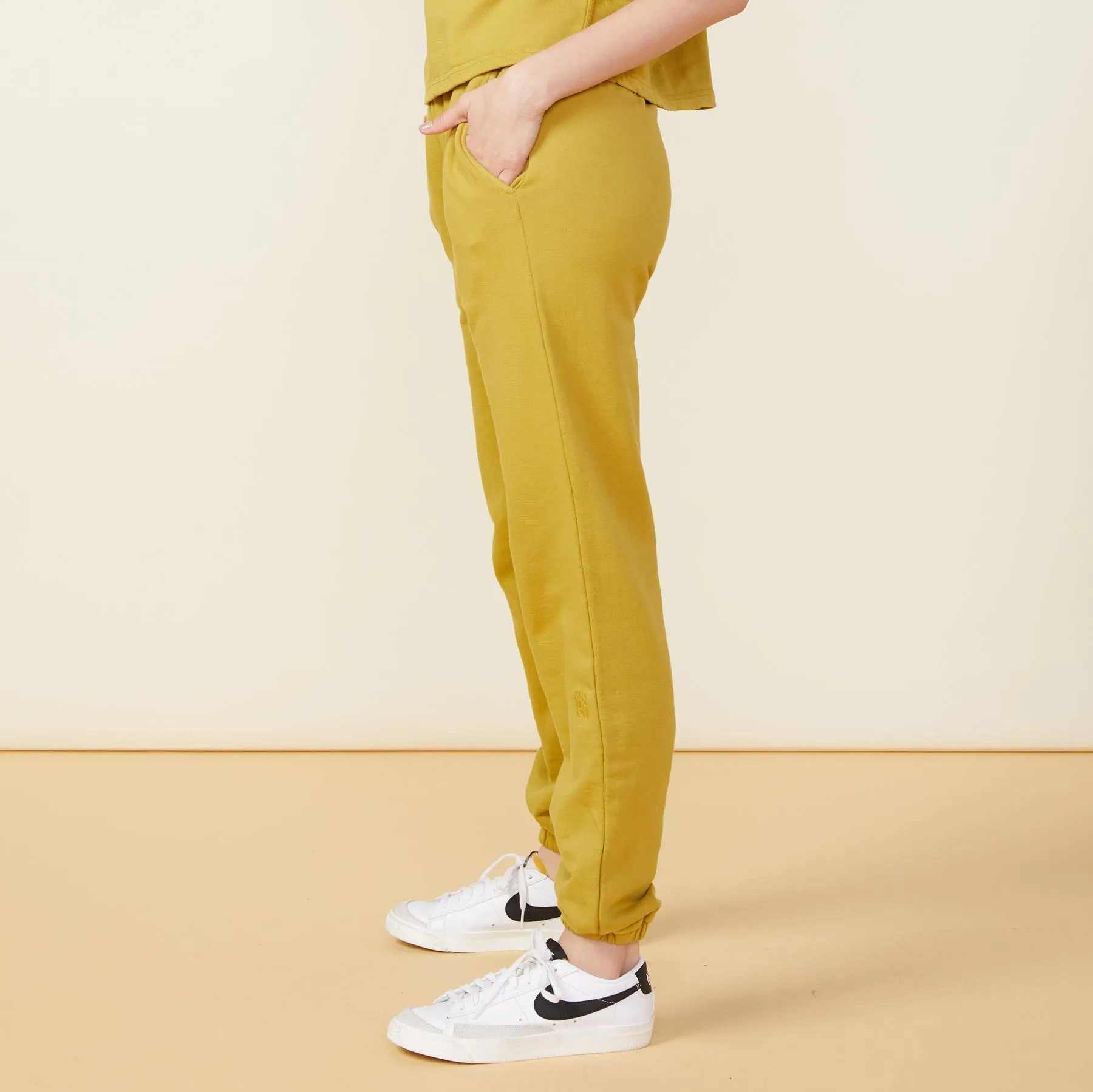 90's Classic Joggers Polished Vibe