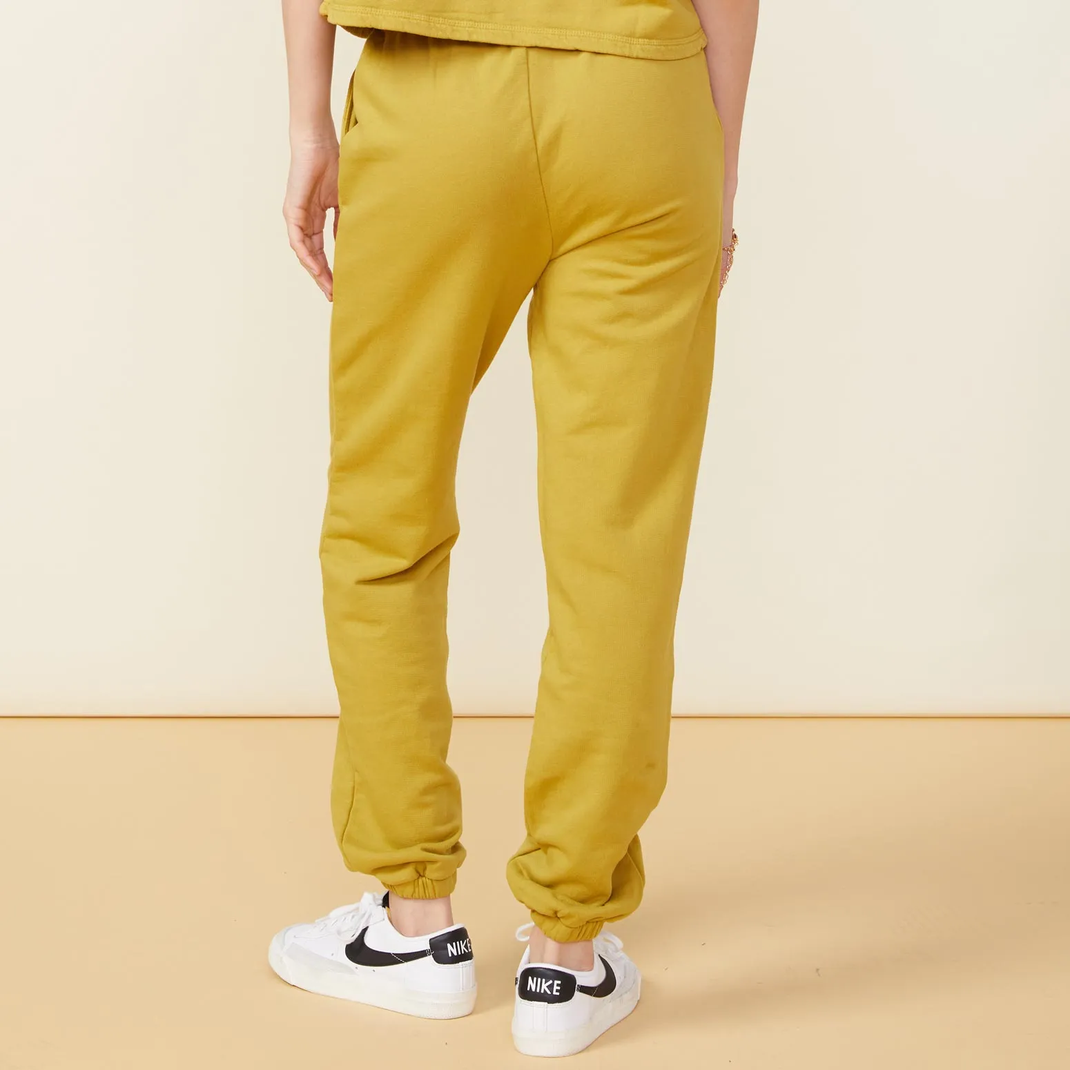 90's Classic Joggers Polished Vibe