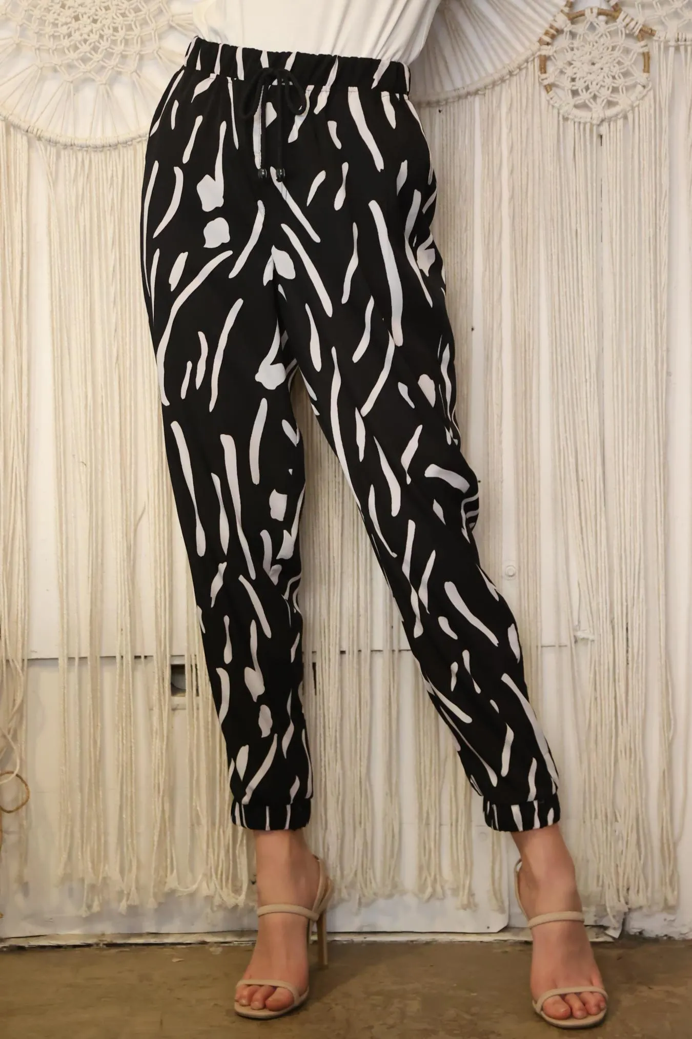 All-Day Stretch Foster Jogger  Black and White