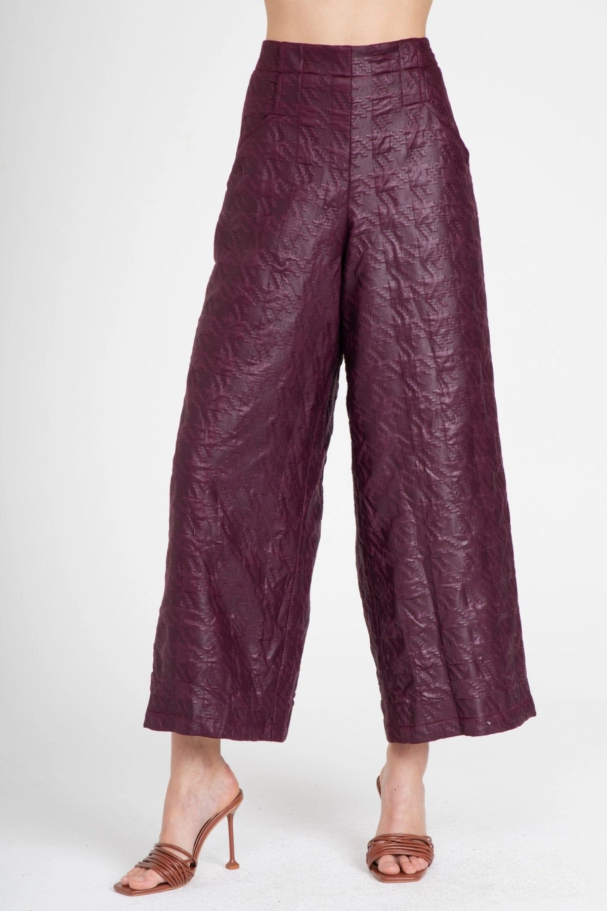 Hepburn Pant ?C Merlot Relaxed Style mid-rise design
