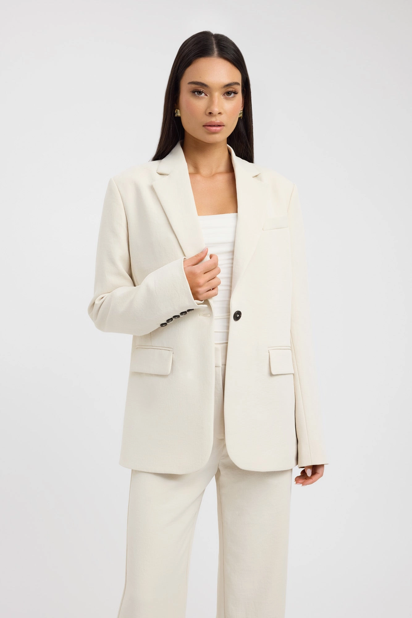 Ariel Button Blazer Sleek Winter Wear