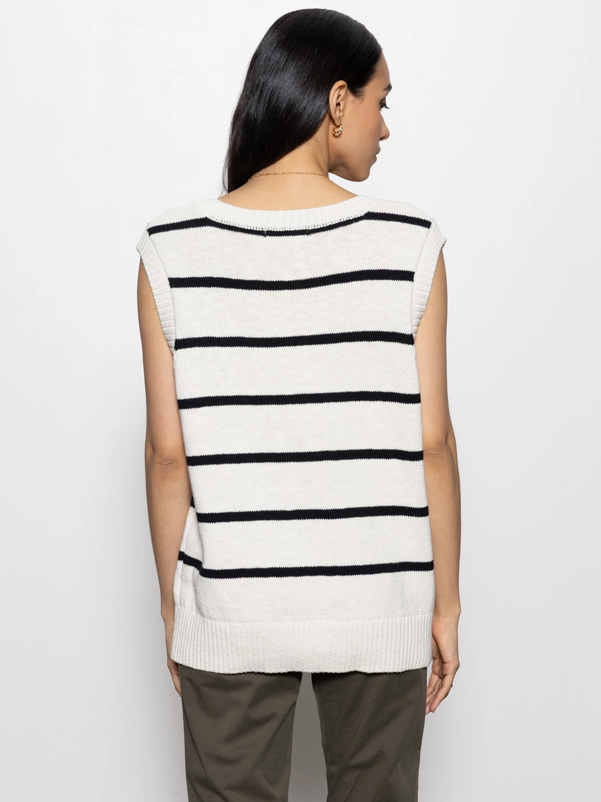 Boyfriend Sweater Vest Chalk with Black Effortless Comfort