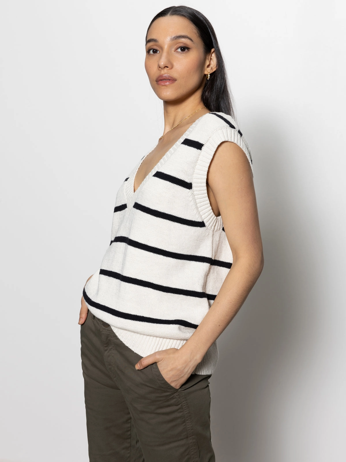 Boyfriend Sweater Vest Chalk with Black Effortless Comfort
