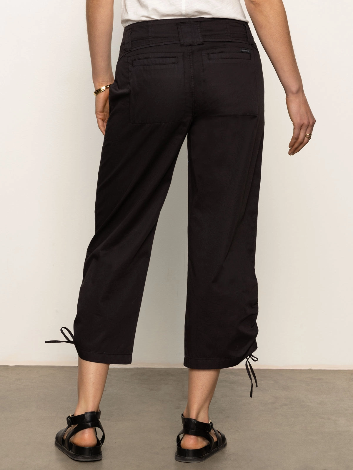 Breathable Material Utility High Rise Capri Pant Black