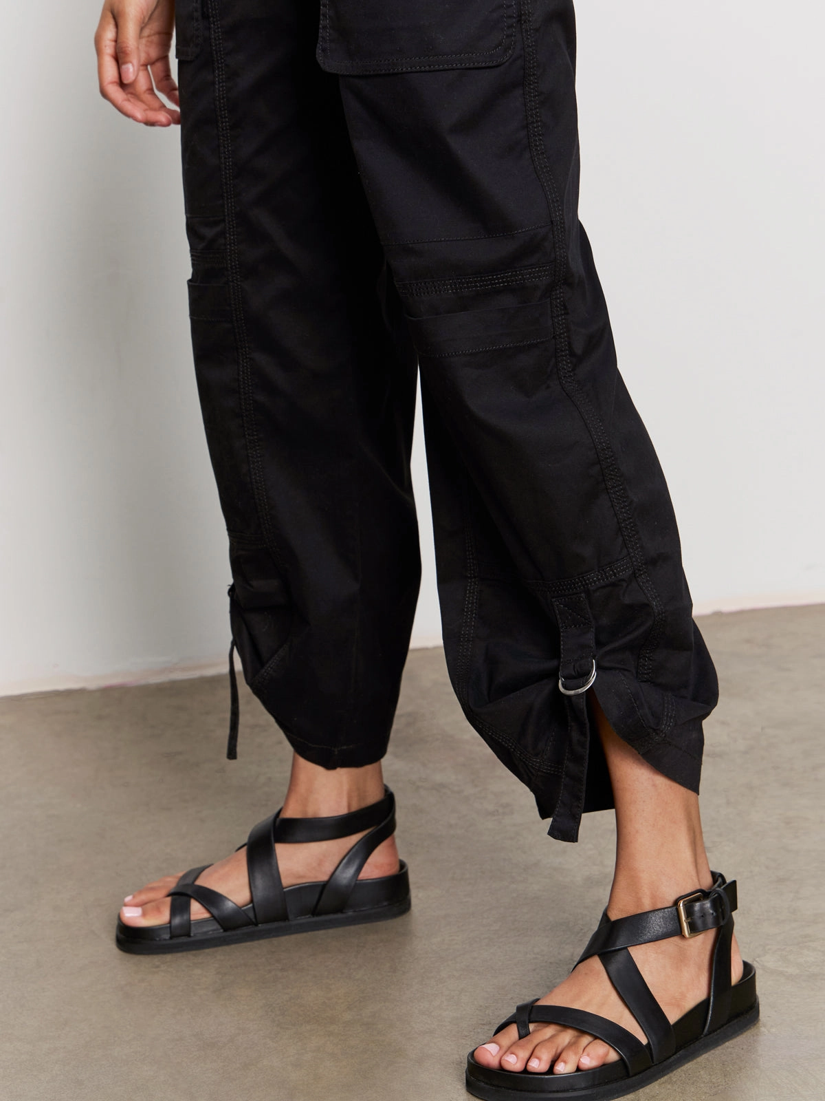 Cali Cargo Standard Rise Pant Black Versatile Style