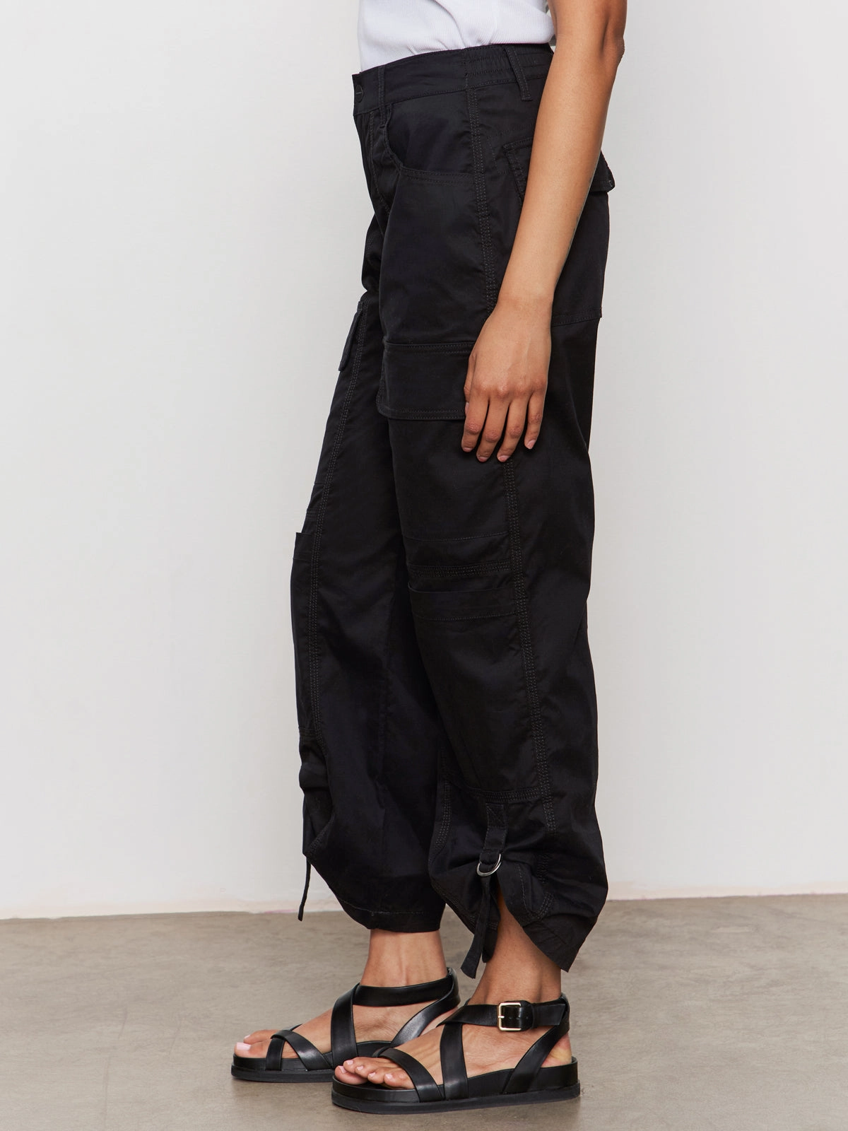 Cali Cargo Standard Rise Pant Black Versatile Style