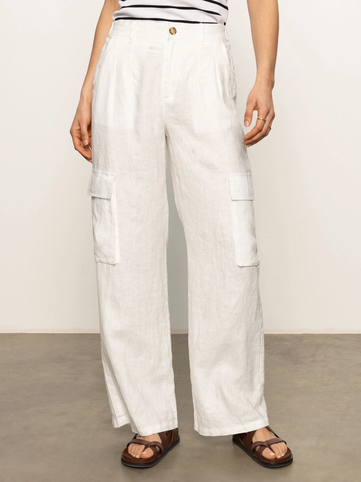 Petite Fit Cropped hem Hopper Semi High Rise Cargo Pant Bleached White