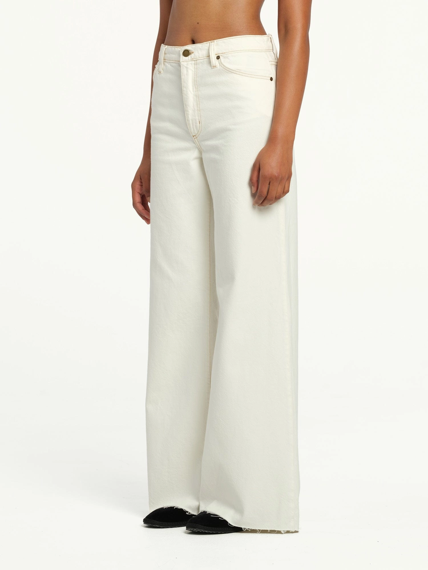 Carly Jean Ivory Trendy Mood