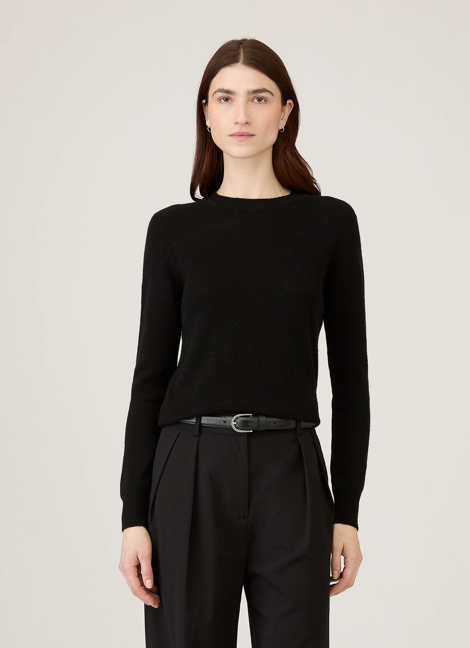 Women's Cashmere Jumper in Black Solid Color indoor activities