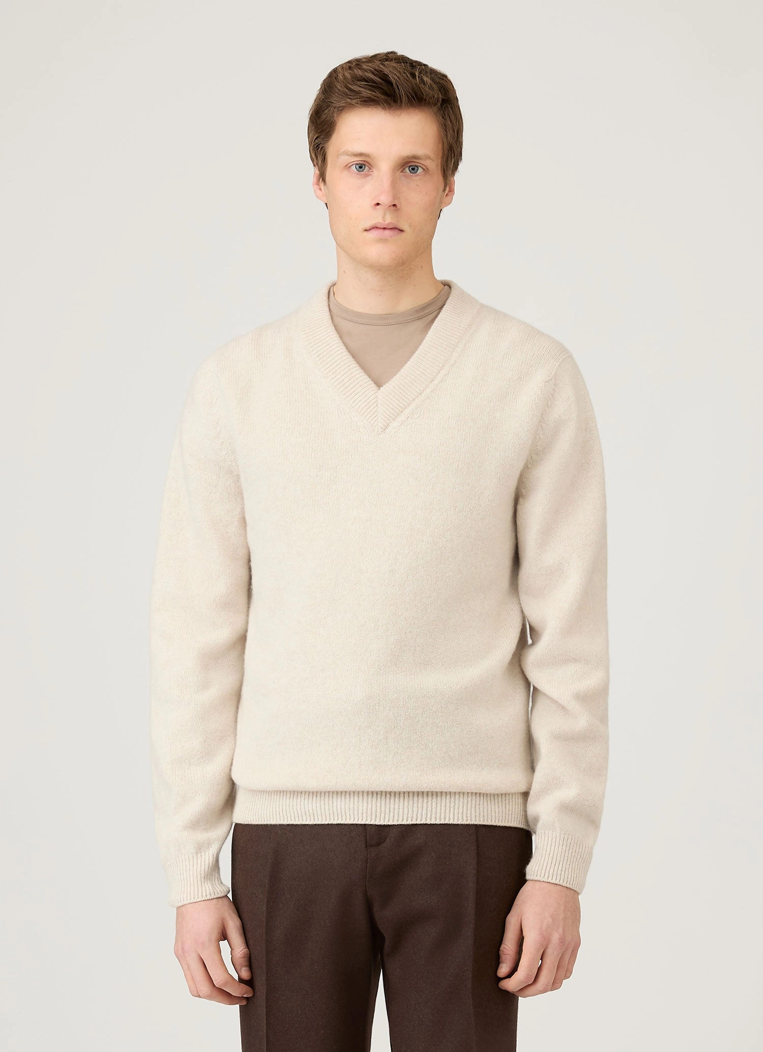 Combed Cotton Men's Lambswool V-neck Jumper in Oatmeal Melange