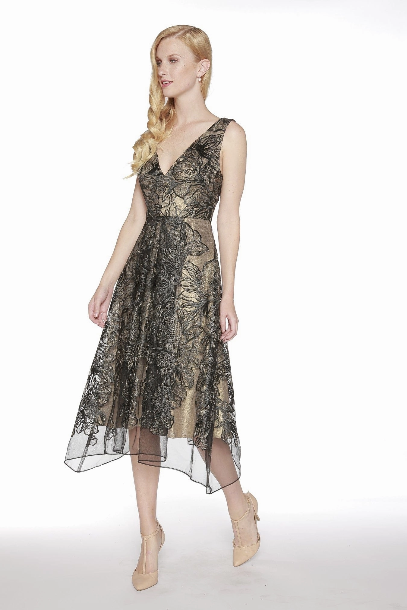 Comfort In Style Devora Dress - Black and Gold