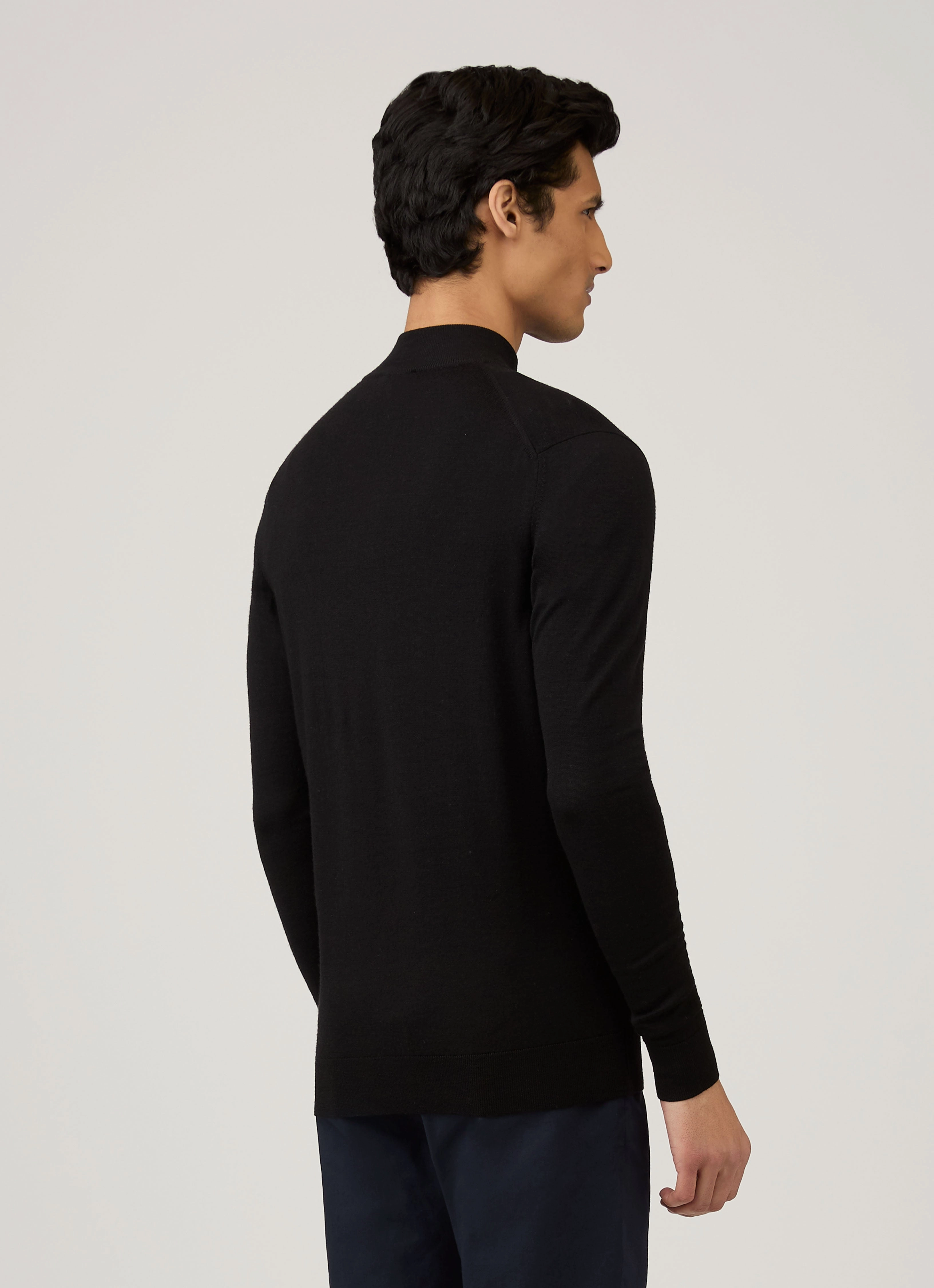 Commute Suitable Men's Extra-Fine Merino Zip Neck in Black