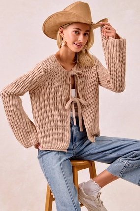 Urban Edge IT4322R-01 | SOLID LOOSE GAUGE KNIT SWEATER TOP WITH BOW TIED