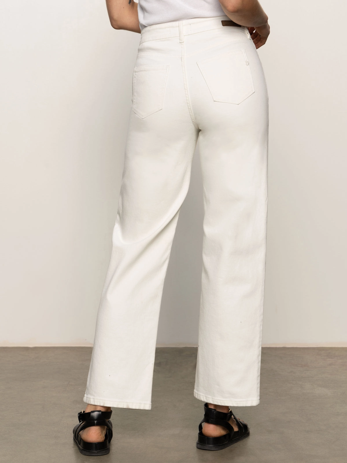 Cozy Fit Soleil 90's Straight High Rise Jeans White