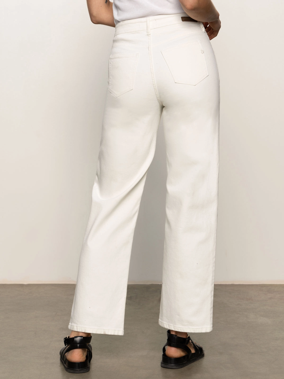 Cozy Fit Soleil 90's Straight High Rise Jeans White