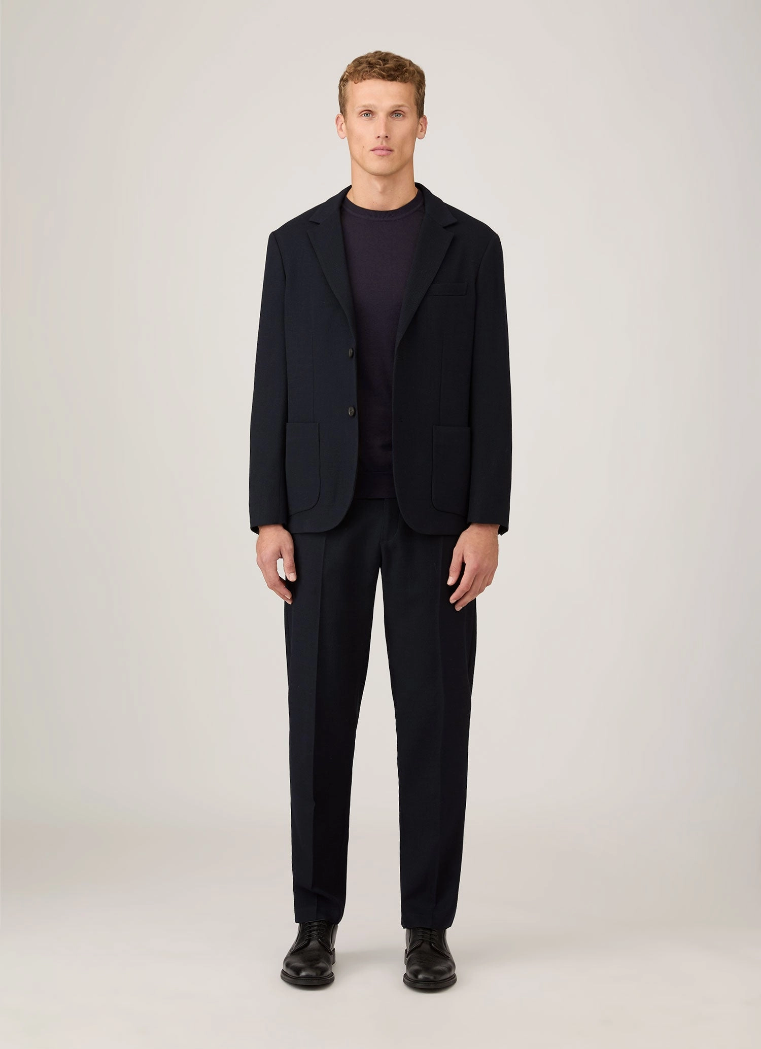 Crisp Shaped Men's Sea Island Cashmere Crew Neck Jumper in Midnight Navy