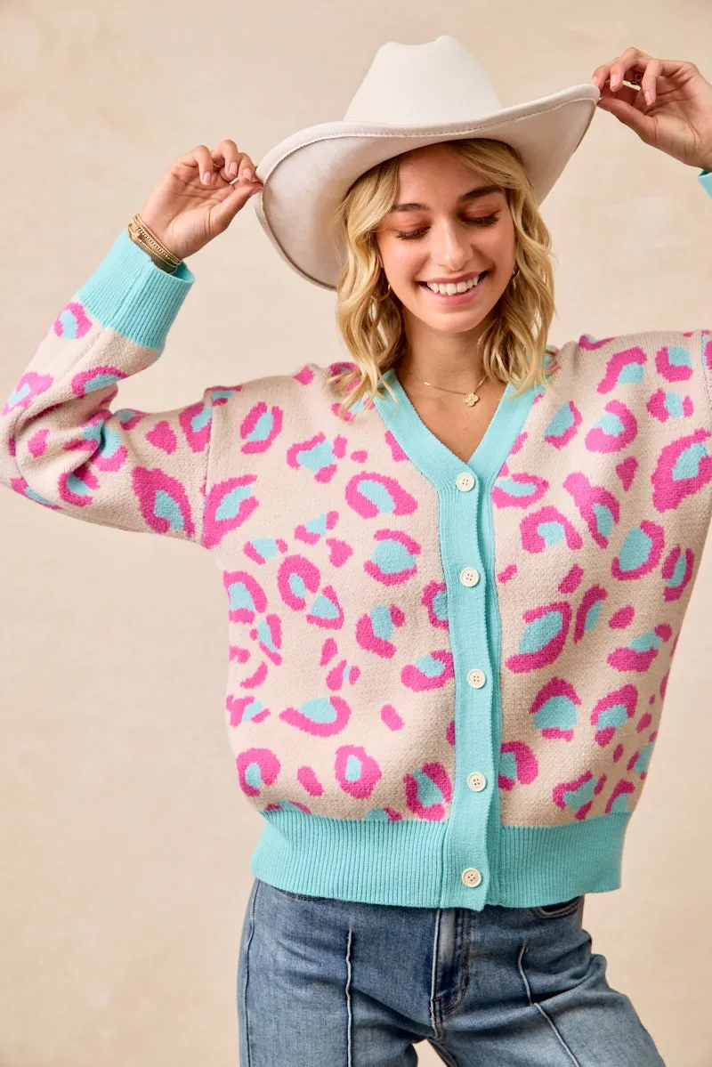 IT4692-01 | LEOPARD ARTWORK CARDIGAN WITH BUTTONED CONTRAST Clean Cut Tailored Fit