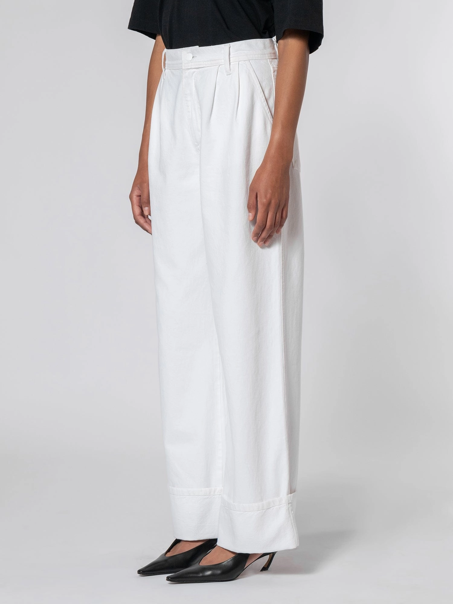 Durable Statement Pleat Jean Cuffed Paper