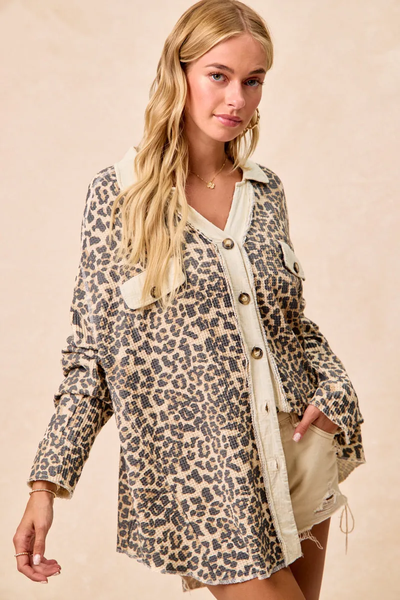 Simple Utility IP8315G-03 | LEOPARD PRINT WAFFLE THERMAL SHACKET WITH POCKETS