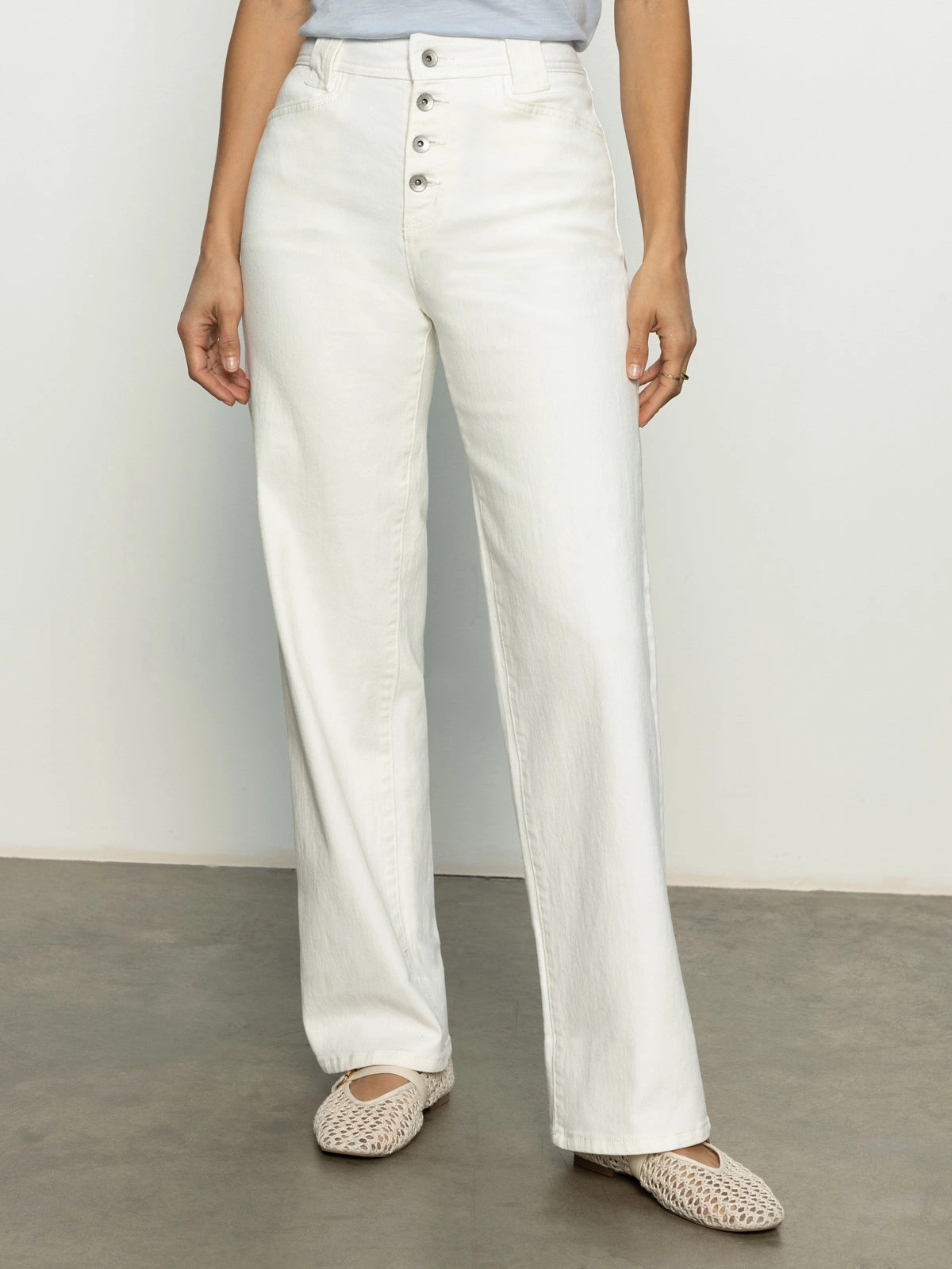 Effortless Style Luna Cuffed Standard Rise Jeans Bleached White