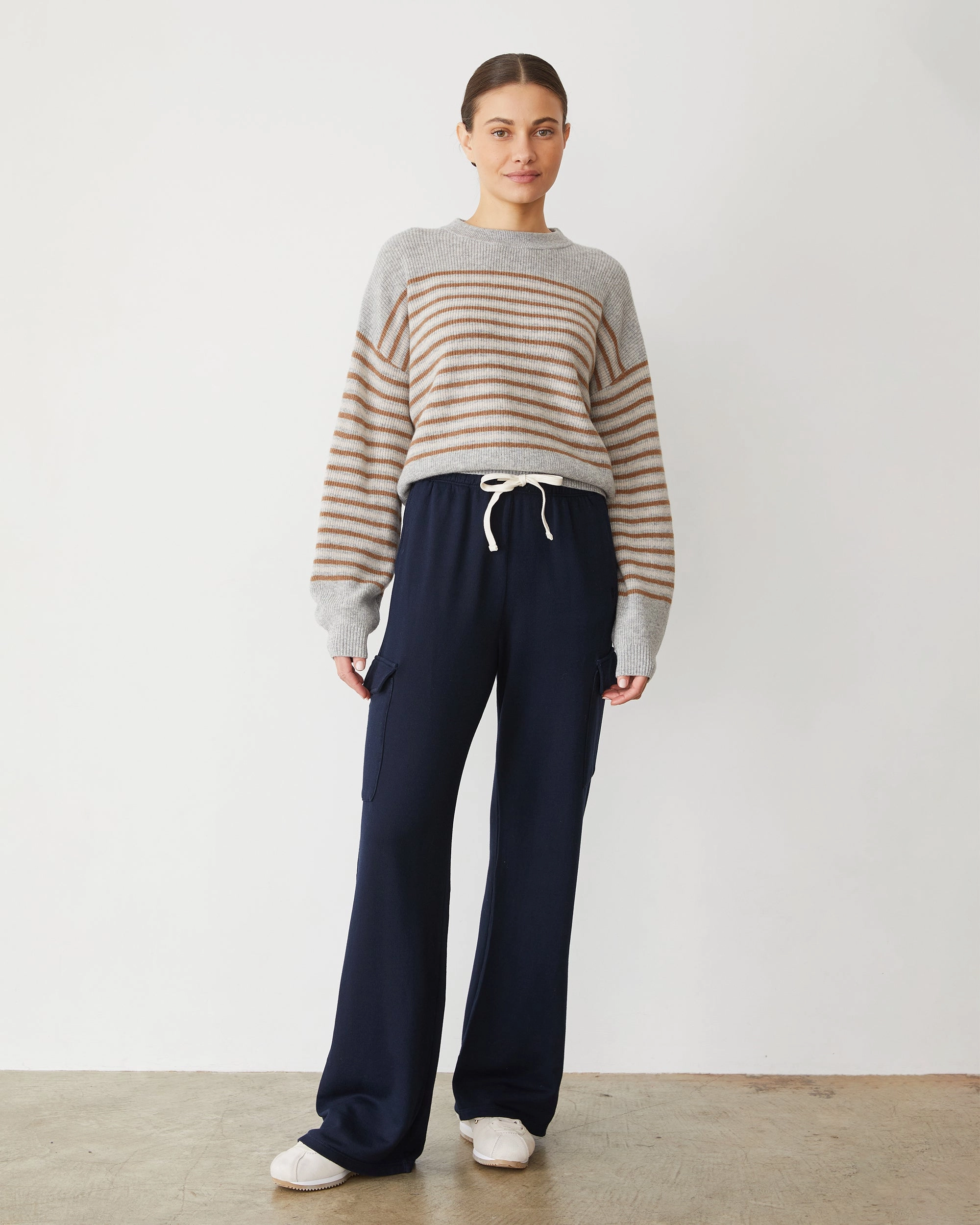 Elegant Touch Softfleece Straight Leg Cargo Sweat