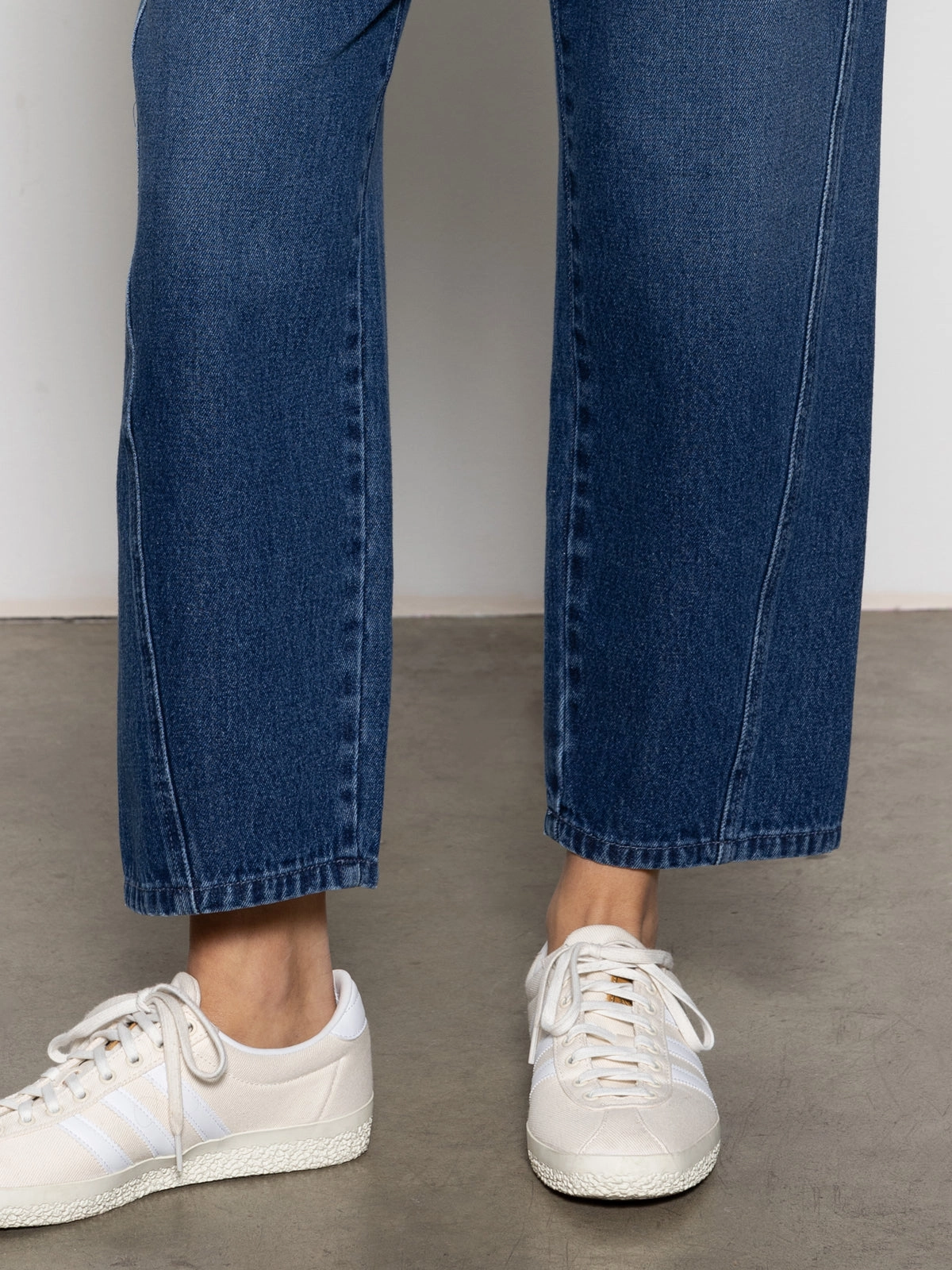 Embroidered District Column Standard Rise Ankle Jean Win-Win
