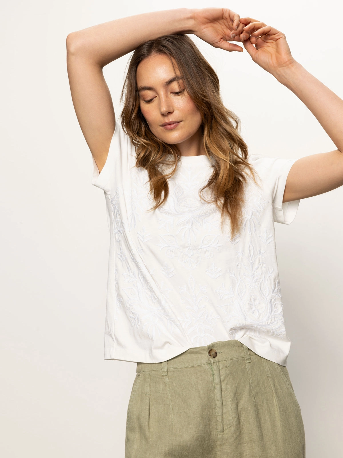 Embroidered Perfect Tee White Cozy Fit