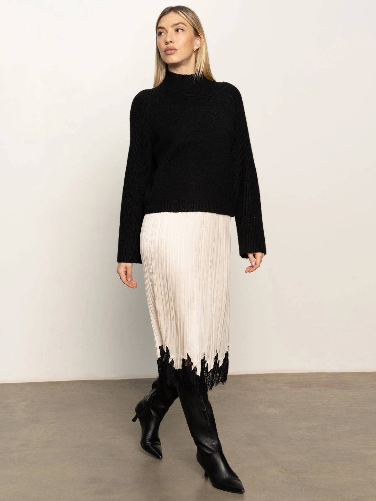 Evermore Pleated Midi Skirt Light Oat Fashion Essential