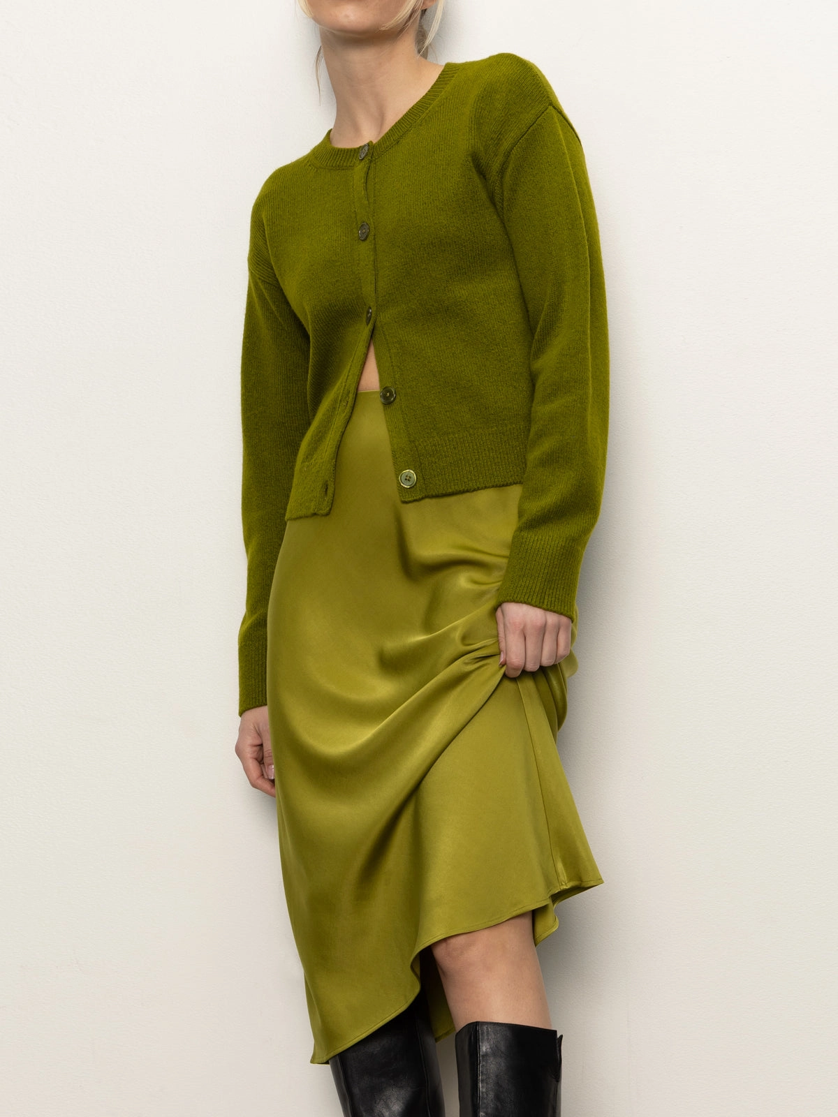 Abstract Motif Simple Flow Everyday Midi Skirt Martini Olive