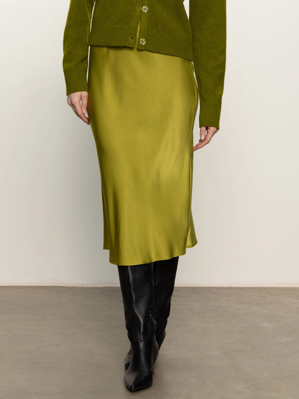 Everyday Midi Skirt Martini Olive Polished Touch