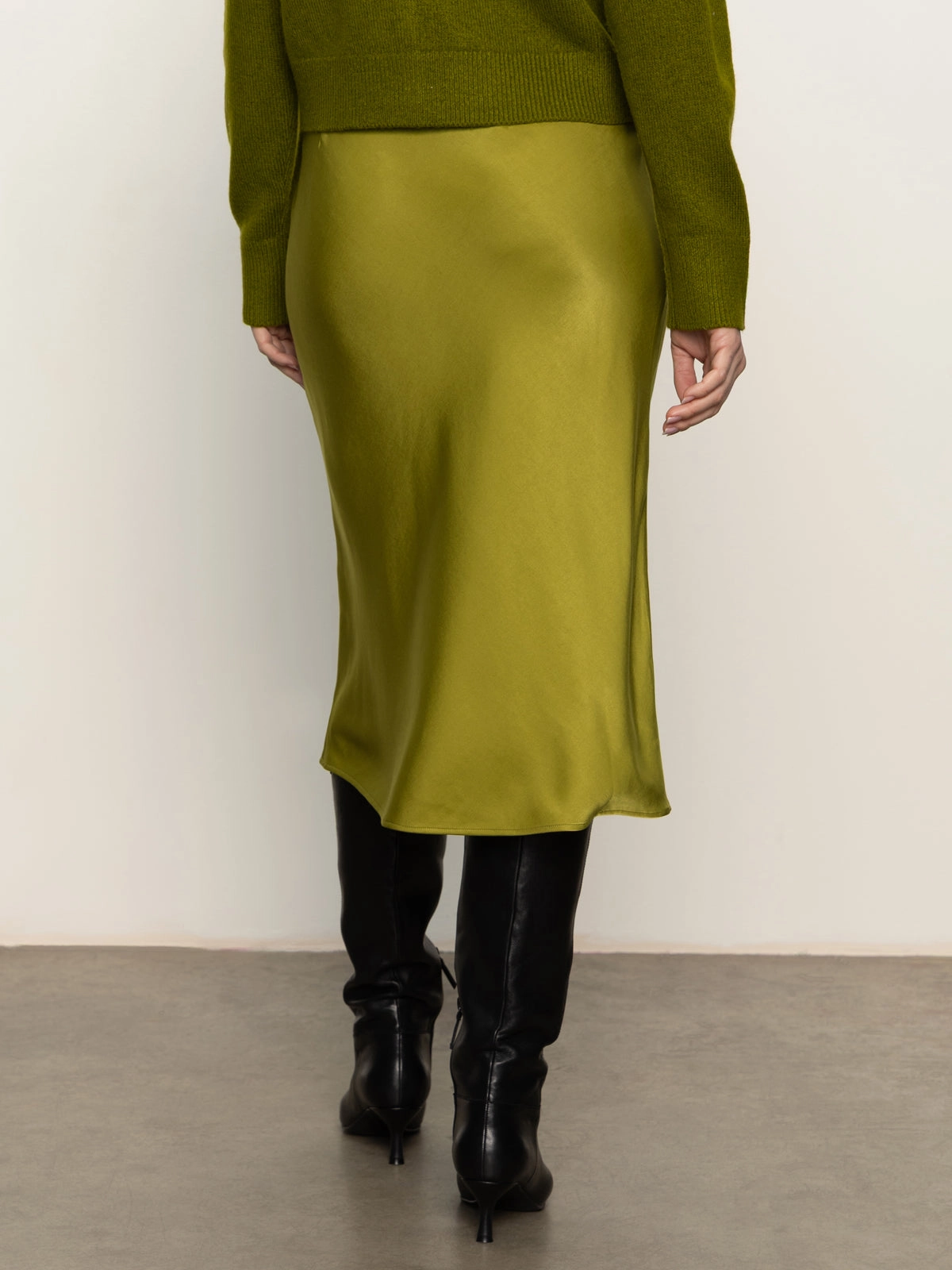 Everyday Midi Skirt Martini Olive Polished Touch