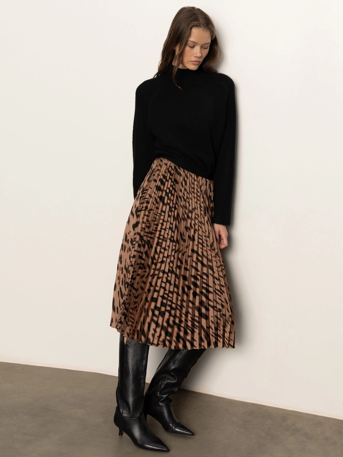 Nostalgia Pleated Midi Skirt Mocha Leo Relaxed Feel Everyday Style