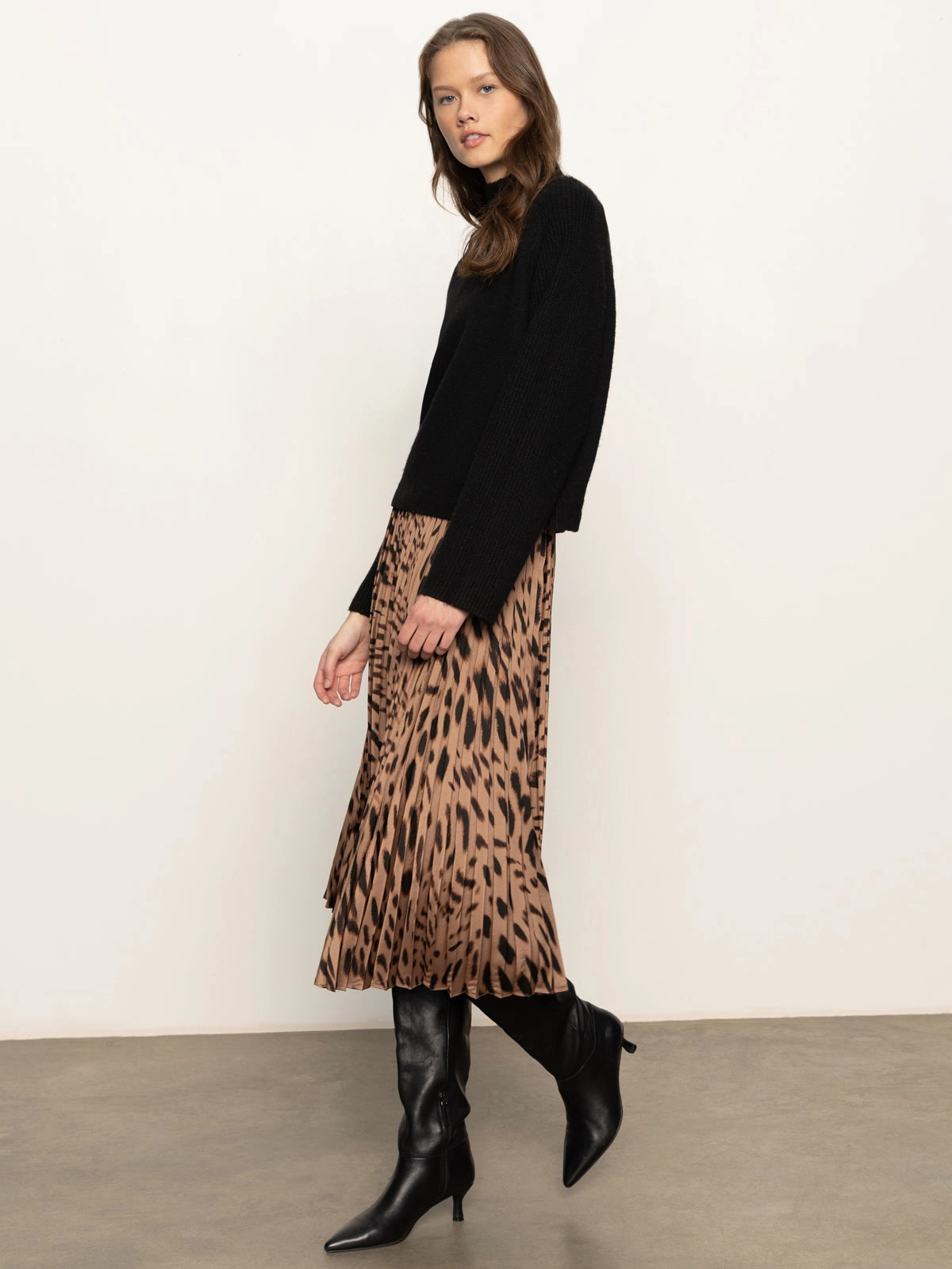 Fair trade Nostalgia Pleated Midi Skirt Mocha Leo