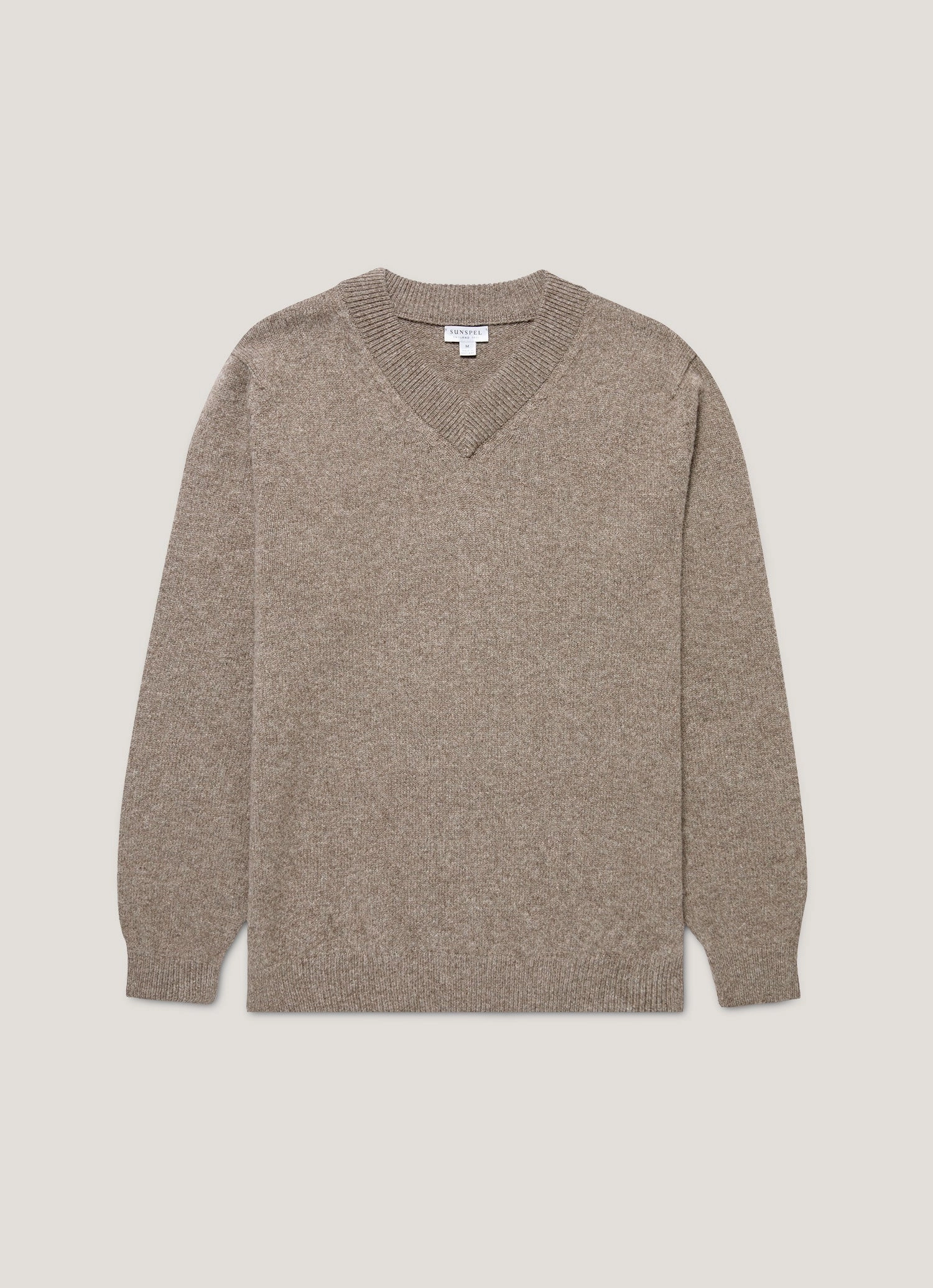 All-season knitwear Warm and cozy pullover Men's Lambswool V-neck Jumper in Bark