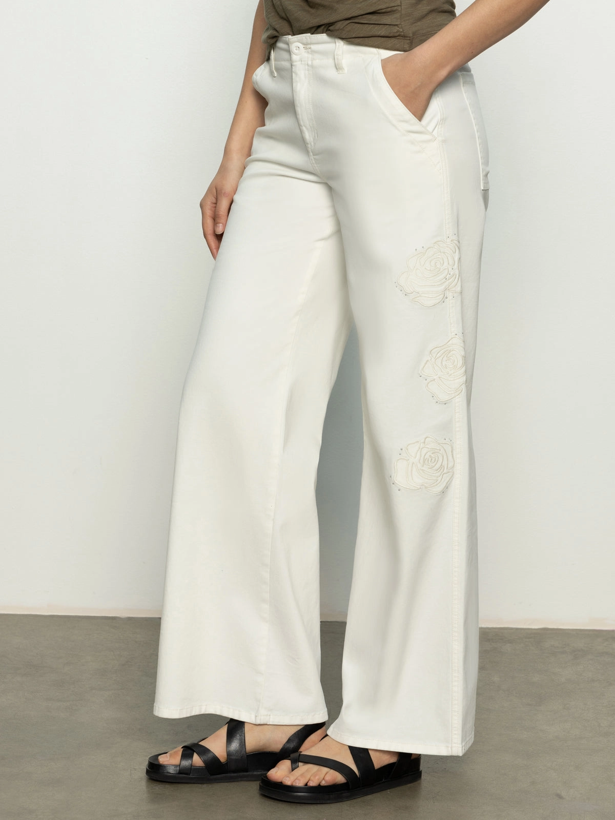 Fitness wear Rosette Army High Rise Pant Powdered Sugar