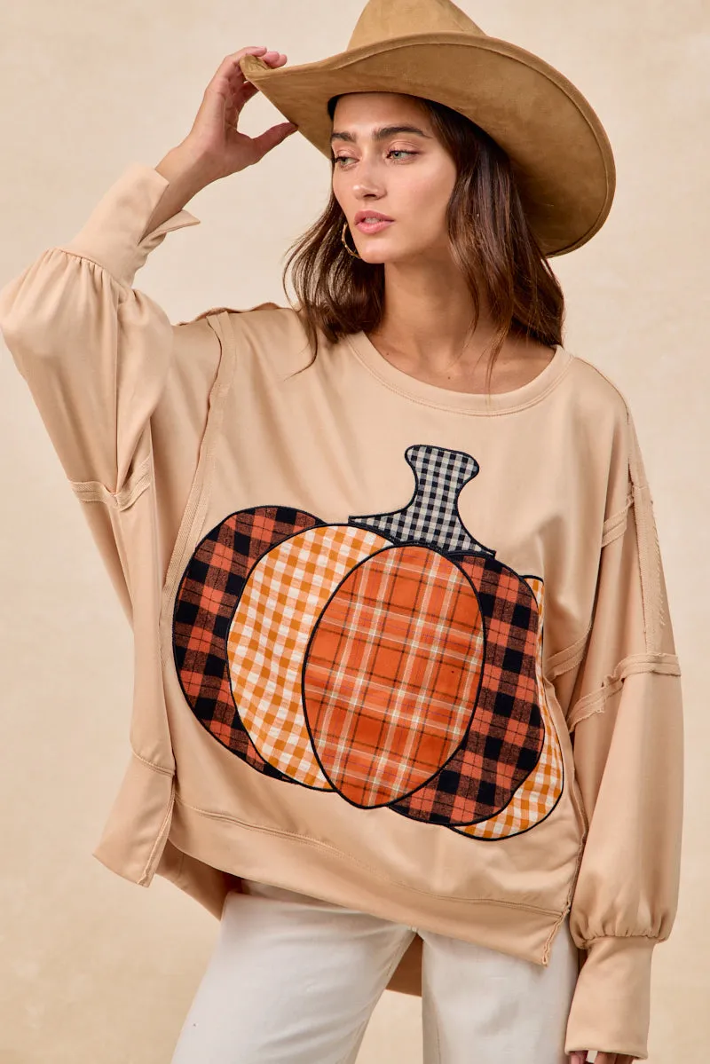 IT3426G-27 | PLAID PUMPKIN PATCHWORK FRENCH TERRY SWEATSHIRT Light wash