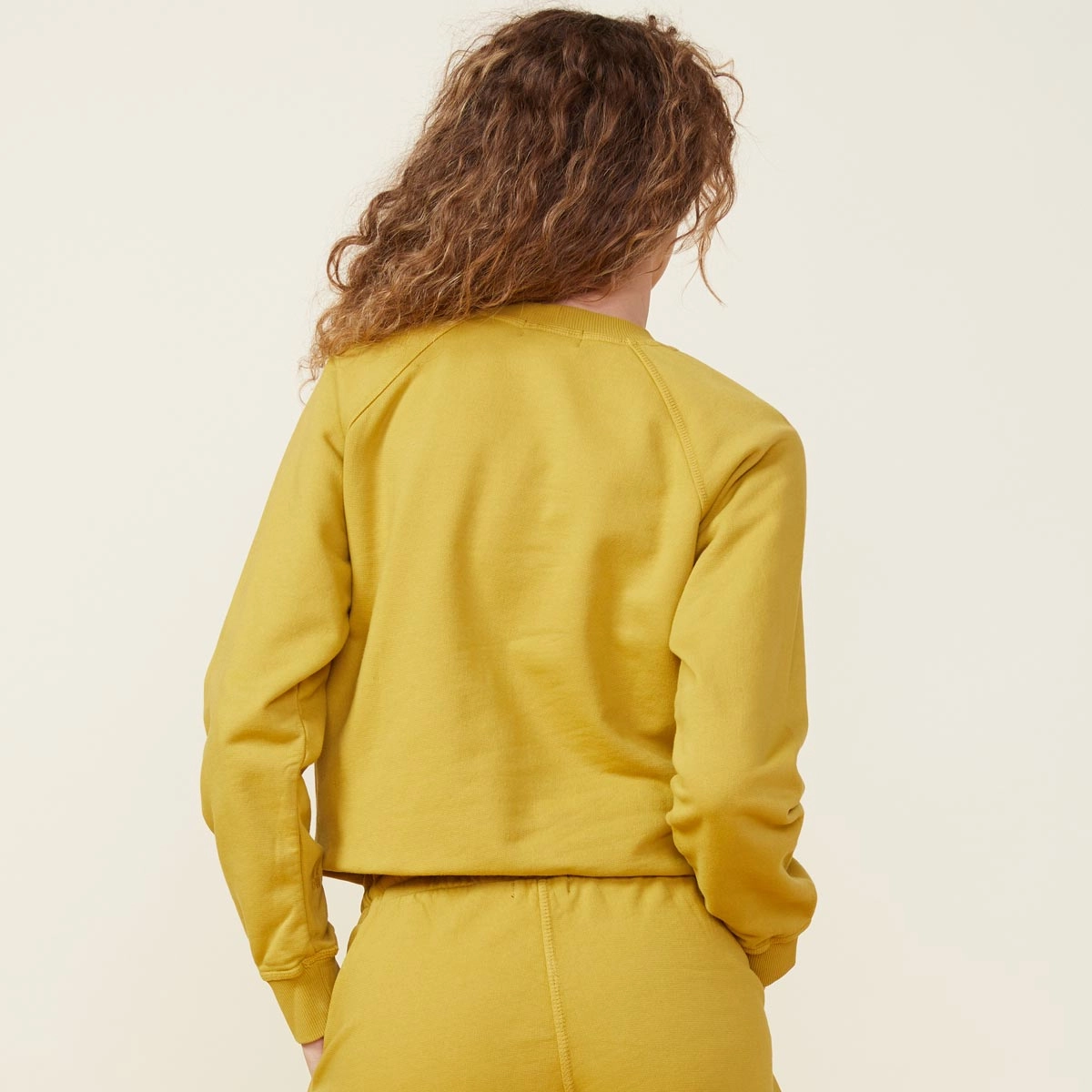 Flattering Fits 90's Classic Raglan