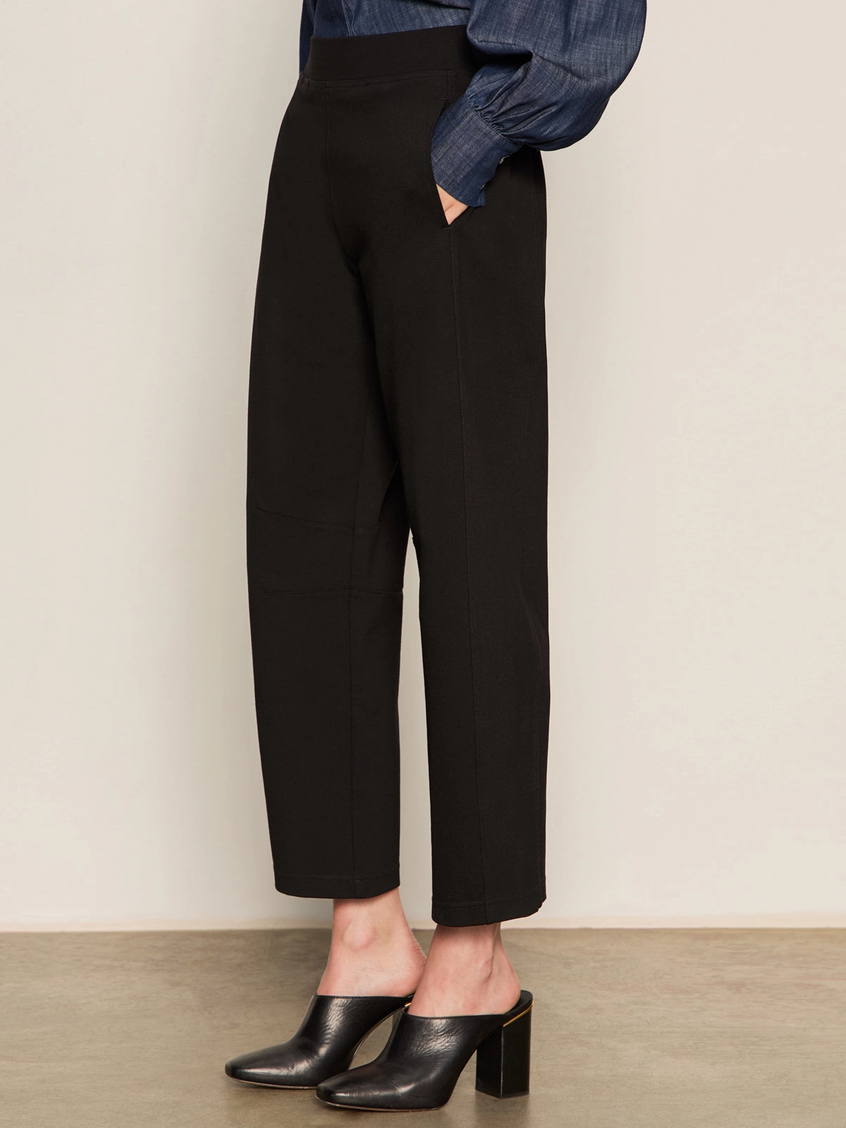 Flattering Style Ponte Barrel Trouser Black