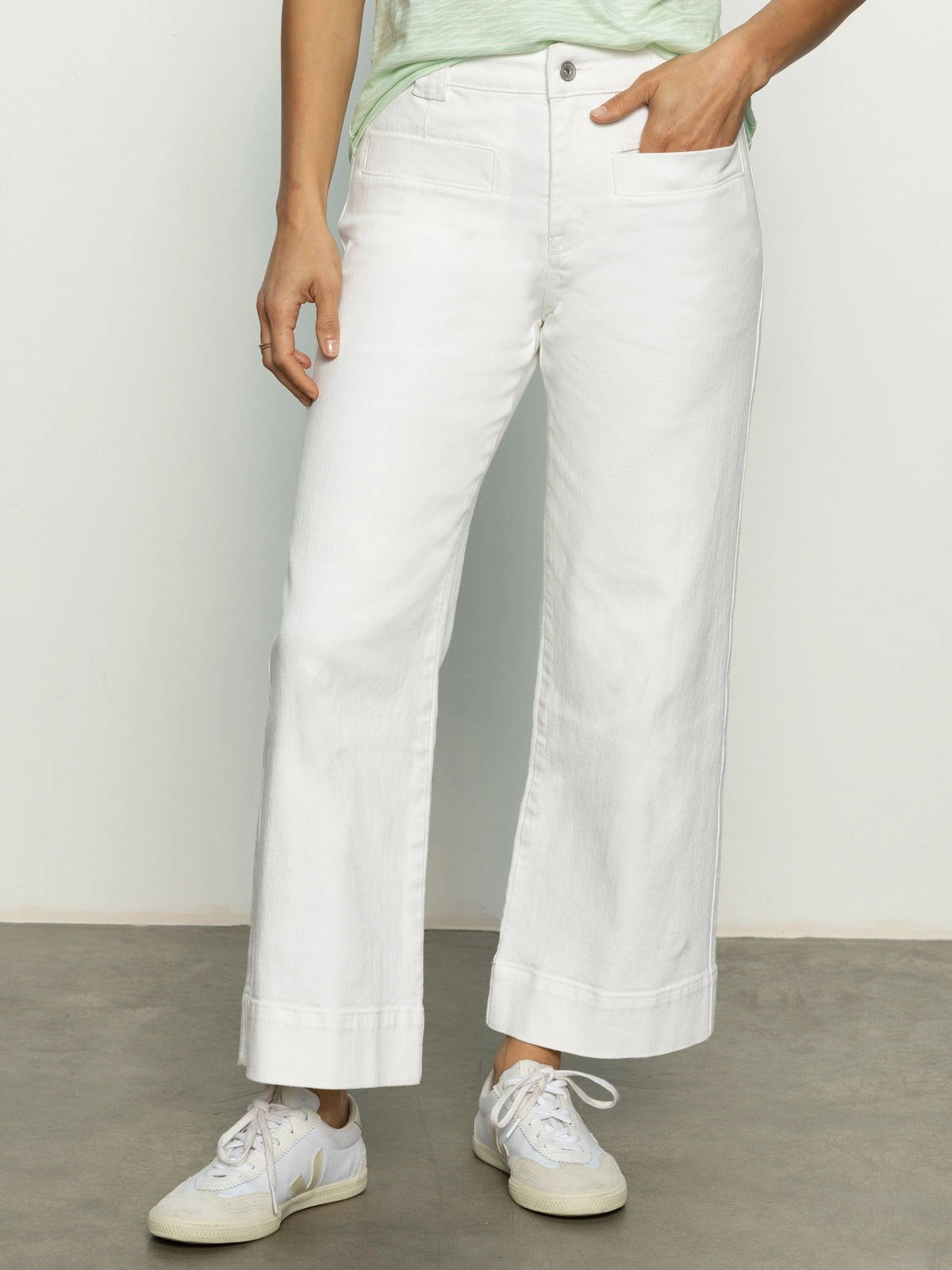 Functional Fit Voyage Standard High Rise Crop Pant Bleached White