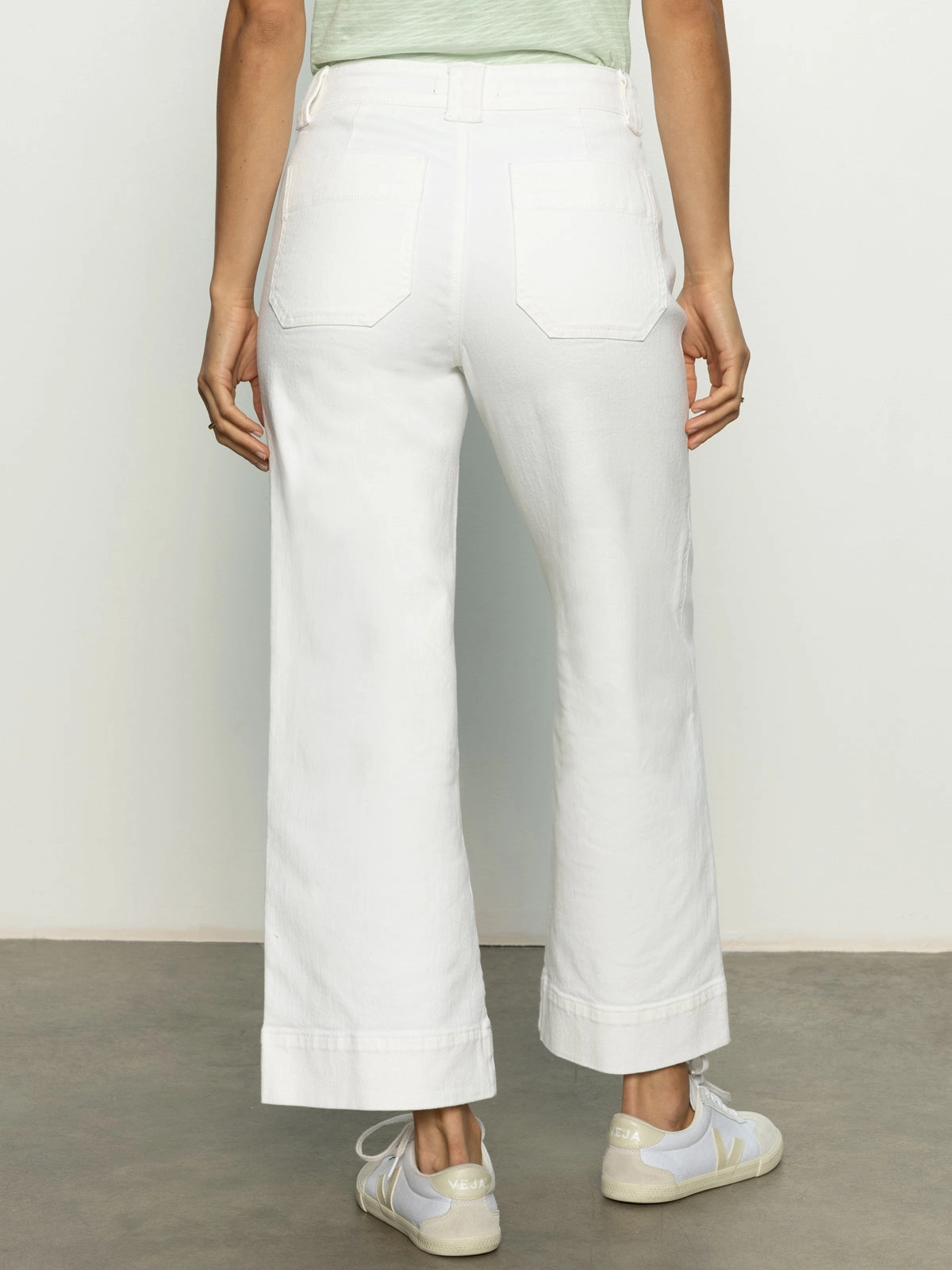 Functional Fit Voyage Standard High Rise Crop Pant Bleached White