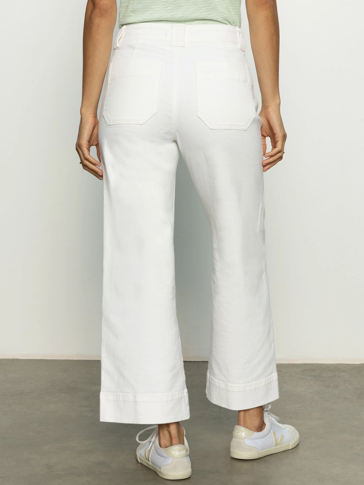 Functional Fit Voyage Standard High Rise Crop Pant Bleached White