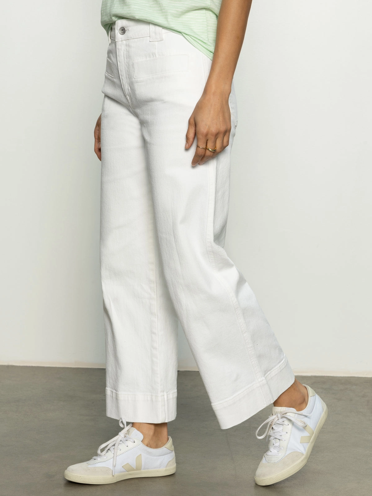Functional Fit Voyage Standard High Rise Crop Pant Bleached White