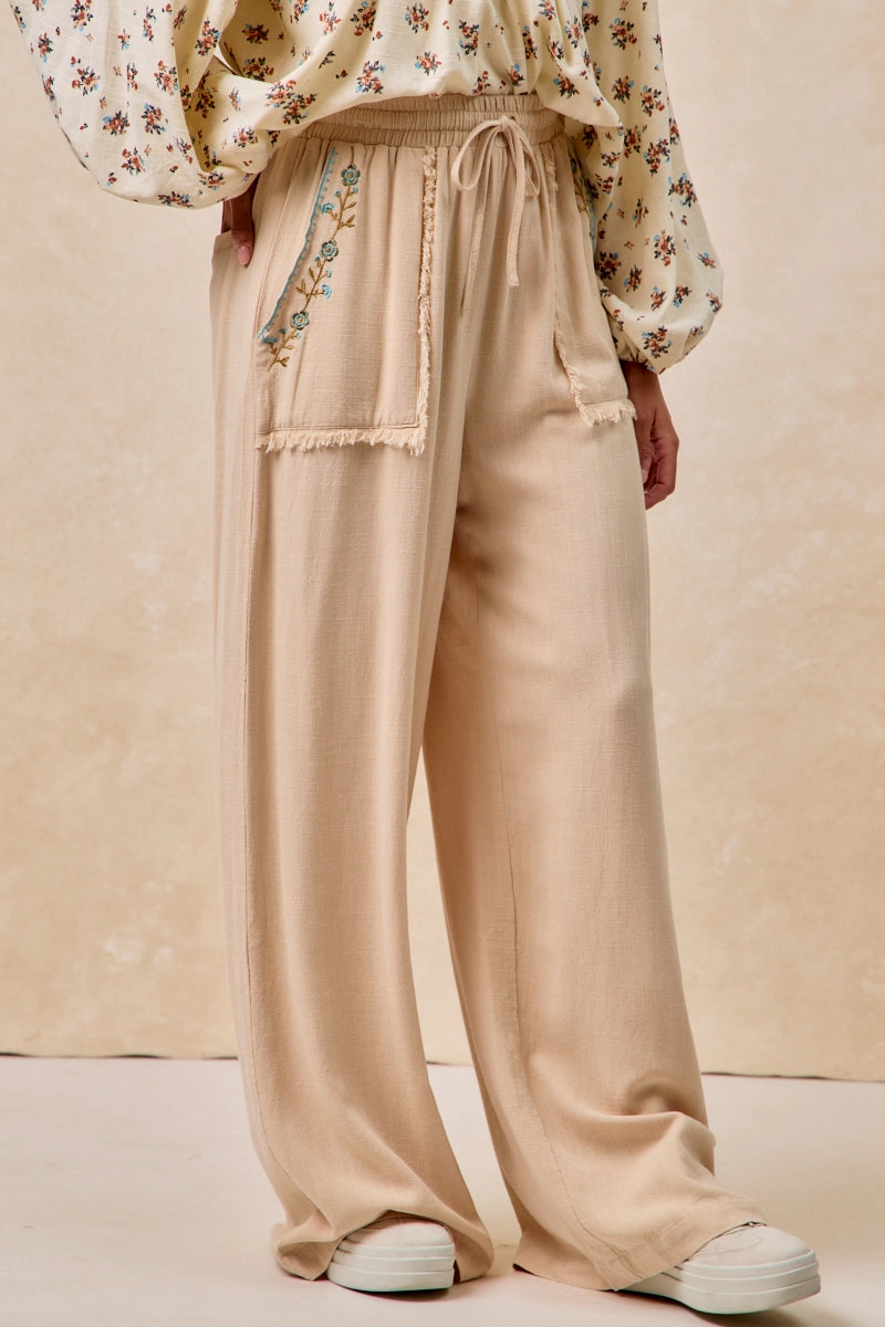 Sleek Layer Fit Slim Tailored IB1844K-01P | FLORAL EMBROIDERED SOLID PANTS WITH WAIST ELASTIC