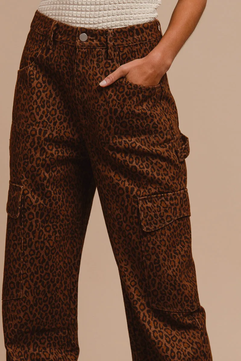 Hidden pockets IB1611-01 | LEOPARD SIDE POCKET DENIM PANTS