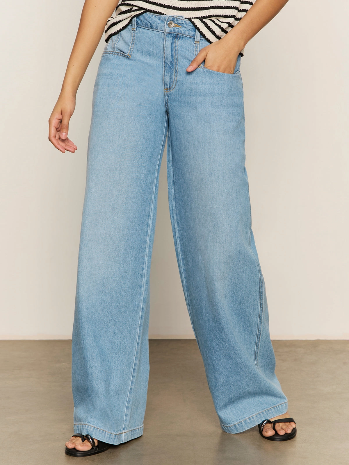 Comfy Waistband Highland Wide Leg Standard Rise Jeans Sail Away