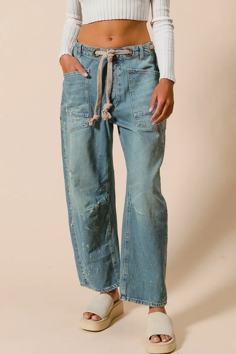 Move Easy IB1537-01 | BRAIDED WAIST BELT DRIP PAINT WASHED DENIM PANTS