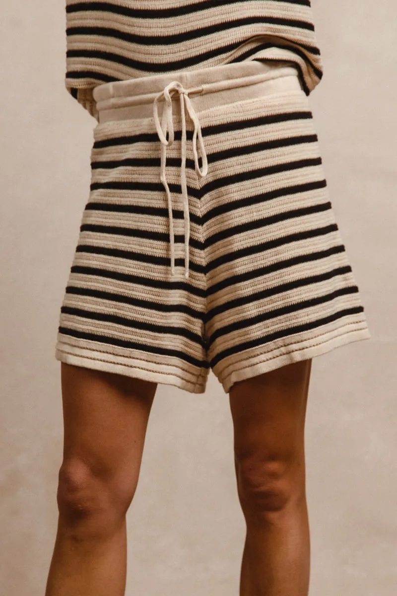 IB1645-01 | TEXTURED STRIPE KNIT SLEEVELESS TOP AND SHORTS SET Smart Fit