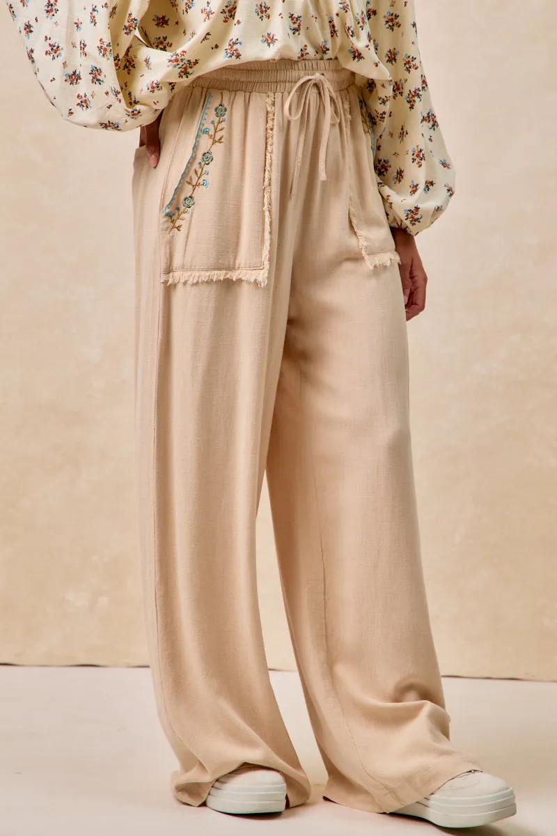 IB1844K-01 | FLORAL EMBROIDERED SOLID PANTS WITH WAIST ELASTIC Cropped hem Wardrobe Essential