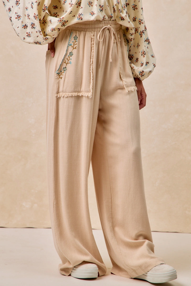 Belt loops IB1844K-01P | FLORAL EMBROIDERED SOLID PANTS WITH WAIST ELASTIC