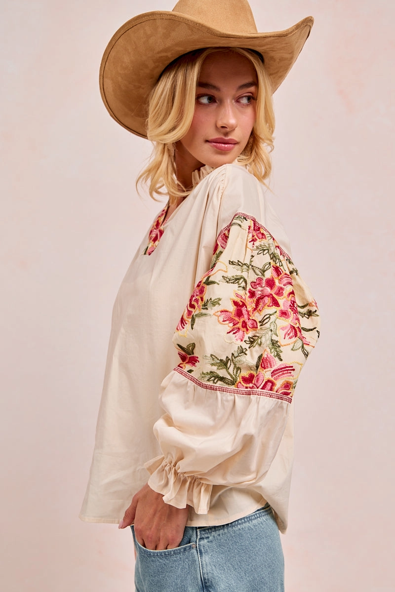 IT4478-01 | SOLID WOVEN TOP WITH EMBROIDERY BLOCK RUFFLED EDGE Classic Fit